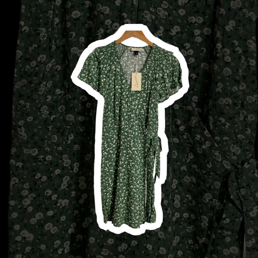 Trendy Green Dress with Flowers - Picture 8 of 13